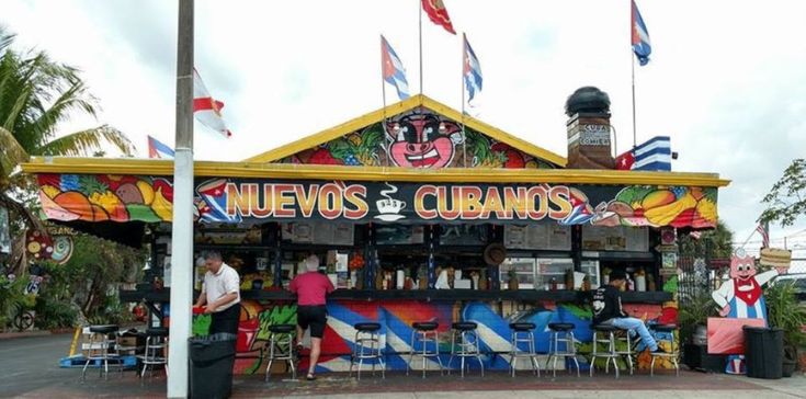 925 Nuevo's Cubano's restaurant and bar
